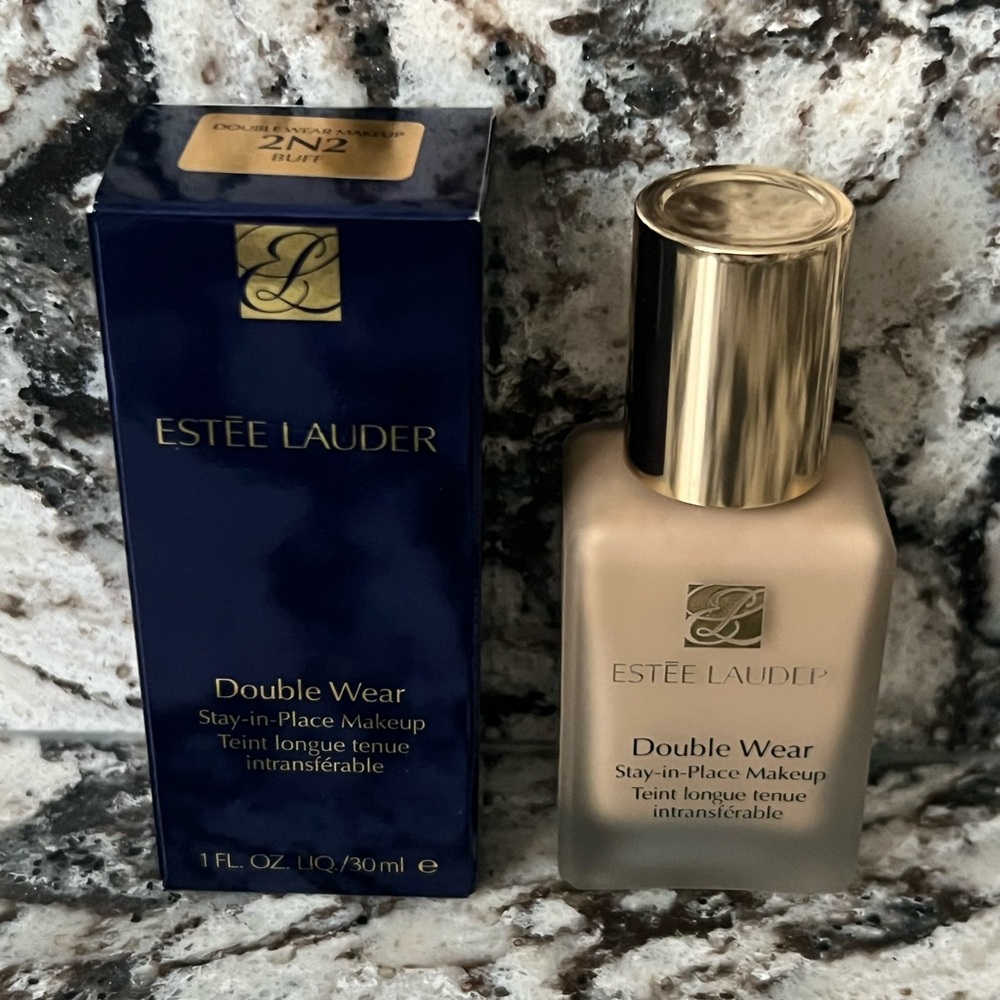 Estee Lauder Double Wear
Stay-in-Place Foundation -
2N2 Buff 1oz/30mL